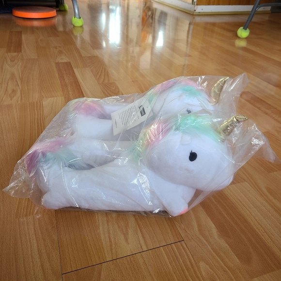 Unicorn light up slippers - Picture 6 of 11
